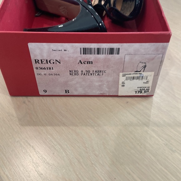 Salvatore Ferragamo - Picture 6 of 6